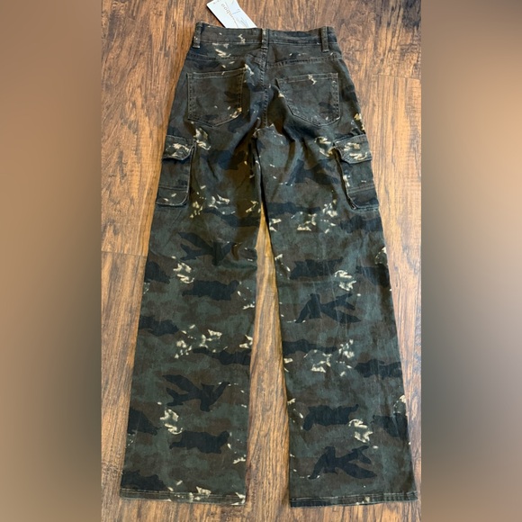 BAMBOO Camouflage Cargo Pants - Picture 4 of 4